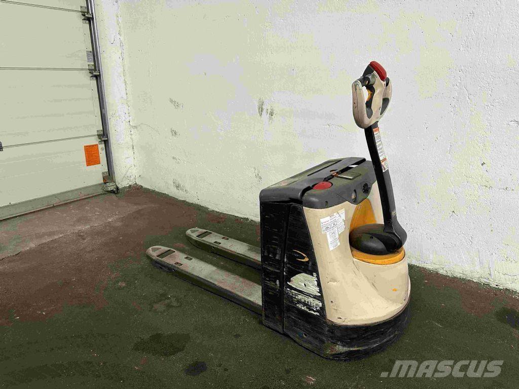 Crown WP 3015 Χειροκίνητο περονοφόρο ανυψωτικό