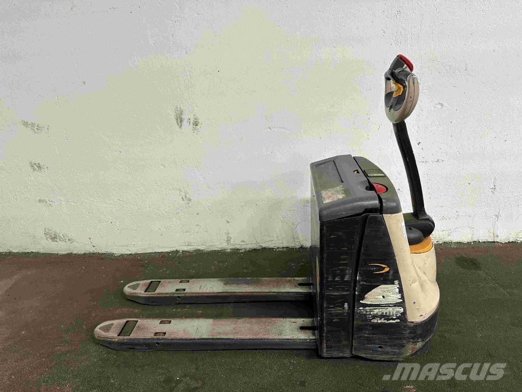 Crown WP 3015 Χειροκίνητο περονοφόρο ανυψωτικό