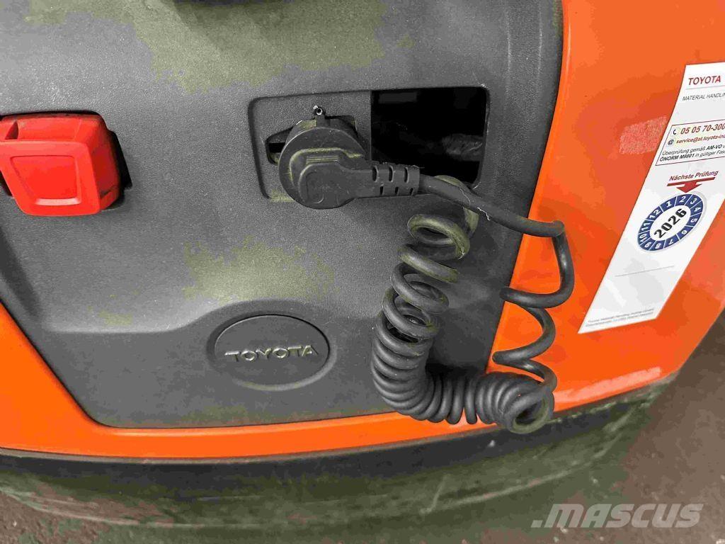 Toyota LWE 130 Χειροκίνητο περονοφόρο ανυψωτικό