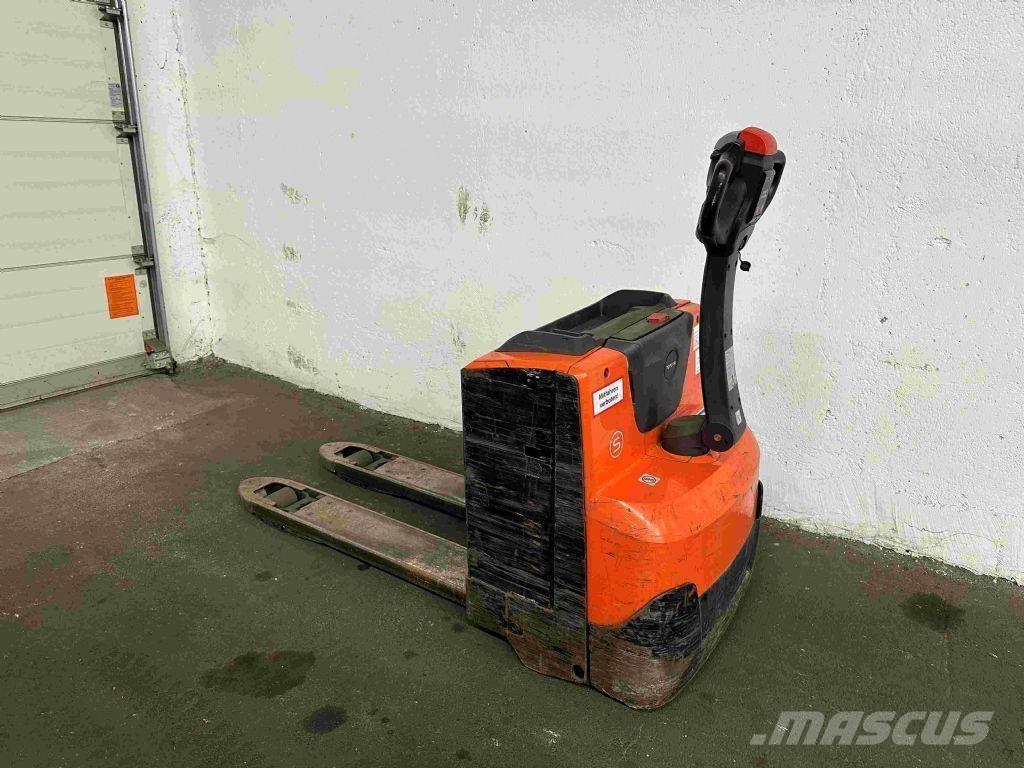 Toyota LWE 200 Χειροκίνητο περονοφόρο ανυψωτικό