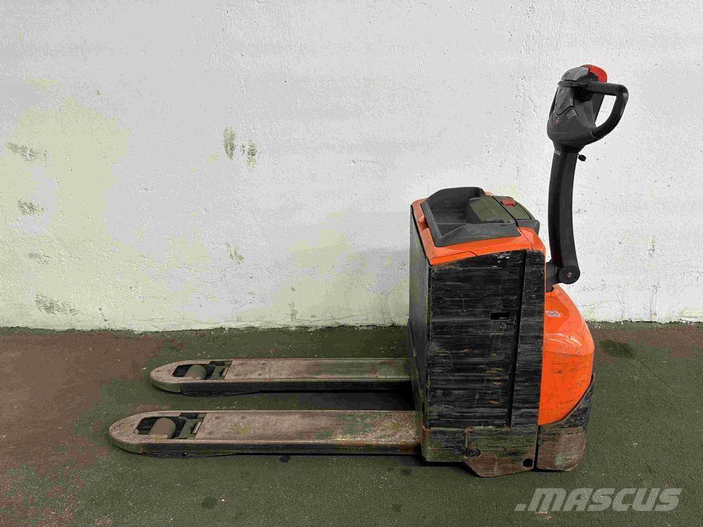 Toyota LWE 200 Χειροκίνητο περονοφόρο ανυψωτικό