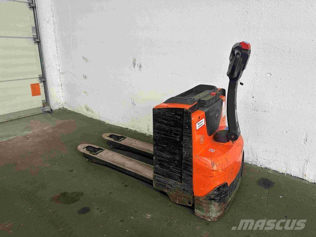 Toyota LWE 200 Χειροκίνητο περονοφόρο ανυψωτικό