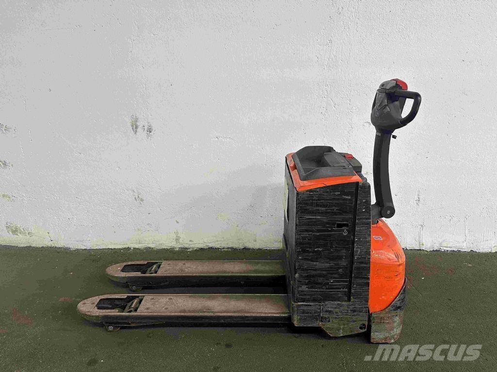 Toyota LWE 200 Χειροκίνητο περονοφόρο ανυψωτικό