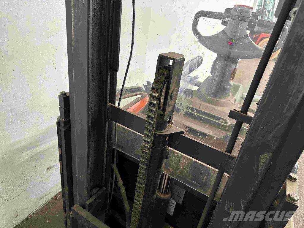 Toyota SPE 200 D Παλετοφόρα πεζού χειριστή με ιστό