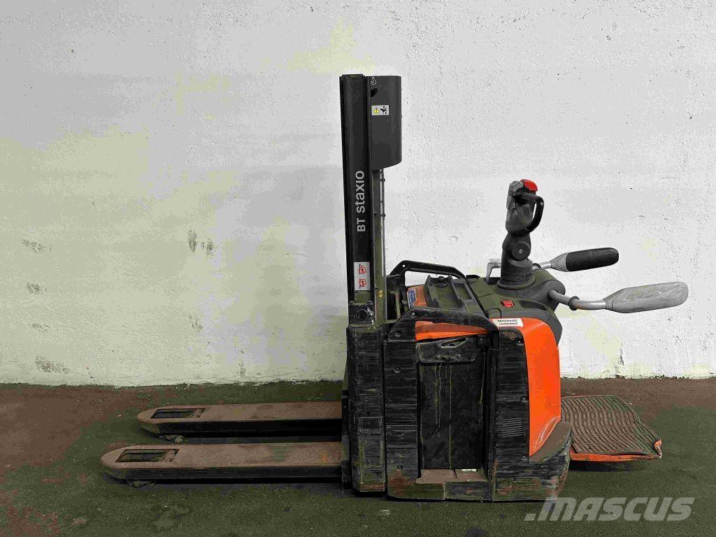 Toyota SPE 200 D Παλετοφόρα πεζού χειριστή με ιστό