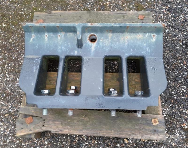  - - - Εξαρτήματα θεριζοαλωνιστικών μηχανών