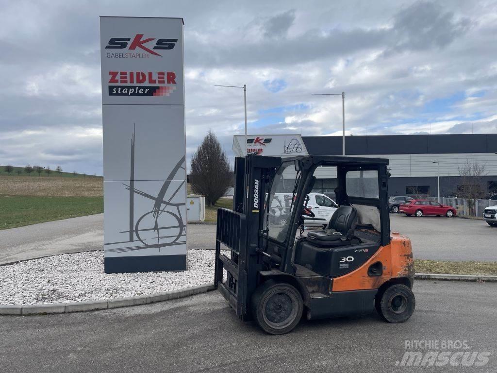 Doosan D30S-5 Πετρελαιοκίνητα Κλαρκ