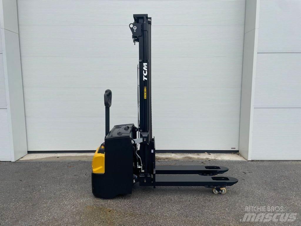 TCM SPW14I-N3 Παλετοφόρα πεζού χειριστή με ιστό