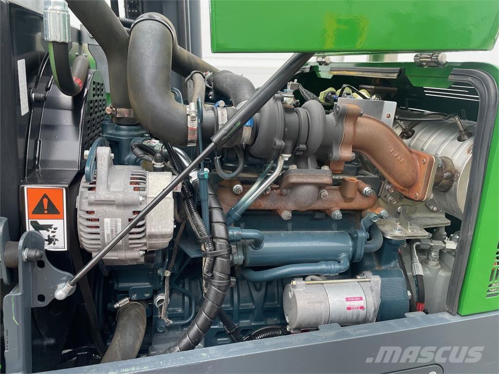 Combilift C4000 Γερανοί πλευρικής φόρτωσης εμπορευματοκιβωτίων