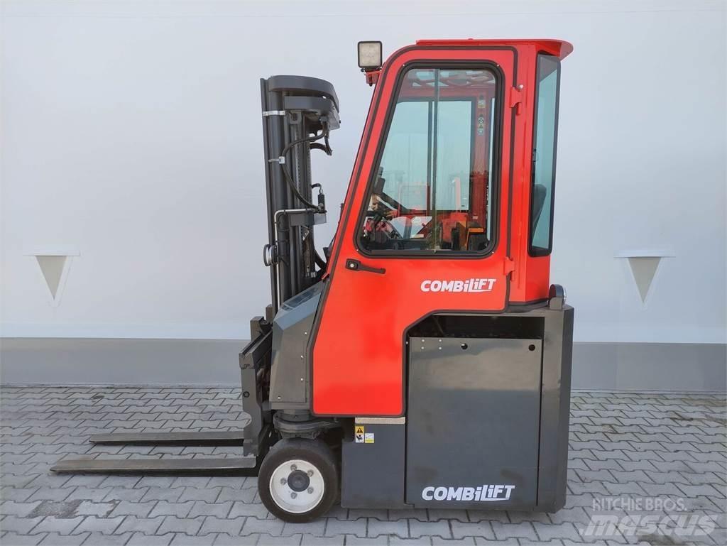 Combilift CBE3000 Πετρελαιοκίνητα Κλαρκ