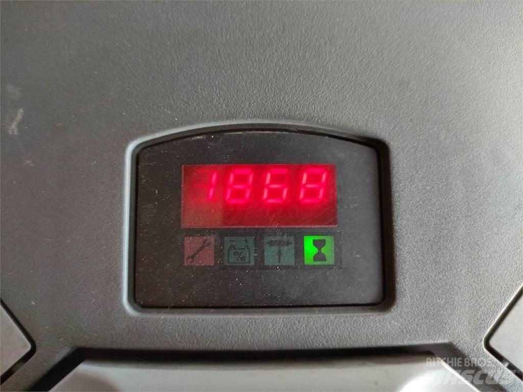 Toyota 7SM12 Παλετοφόρα πεζού χειριστή με ιστό