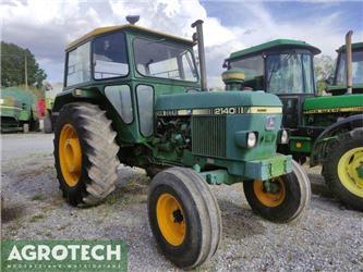 John Deere 2140