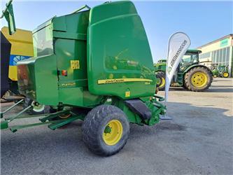 John Deere 864