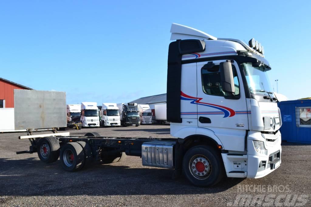 Mercedes-Benz Actros 2551 6x2 Serie 8286 Euro 5 Chassis Cab trucks