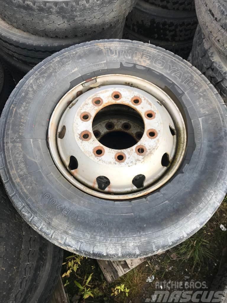 Gammel Volvo 10 bolt 22,5" Tyres, wheels and rims