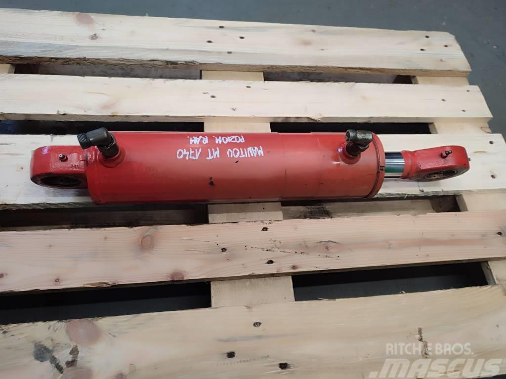 Manitou MT1740 arm leveling actuator Booms and arms