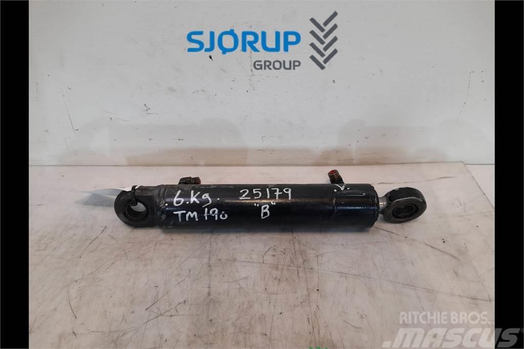 New Holland TM190 Front axle steering cylinder Μετάδοση