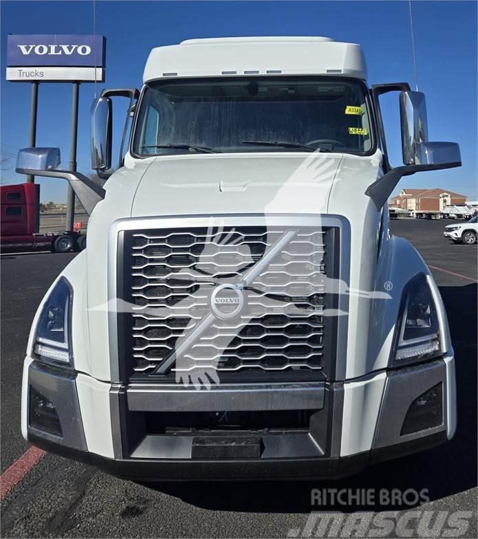 Volvo VNL64T740 Τράκτορες