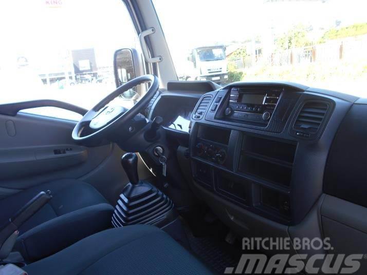 Nissan Cabstar 2.5 DCI CAJA ABIERTA Κλούβες με συρόμενες πόρτες