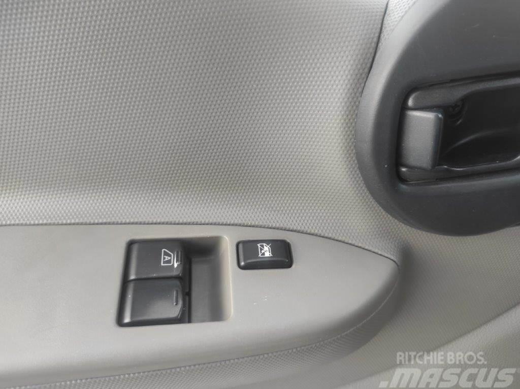 Nissan Cabstar 35.12/3 Cabina Abatible Comfort Κλούβες με συρόμενες πόρτες
