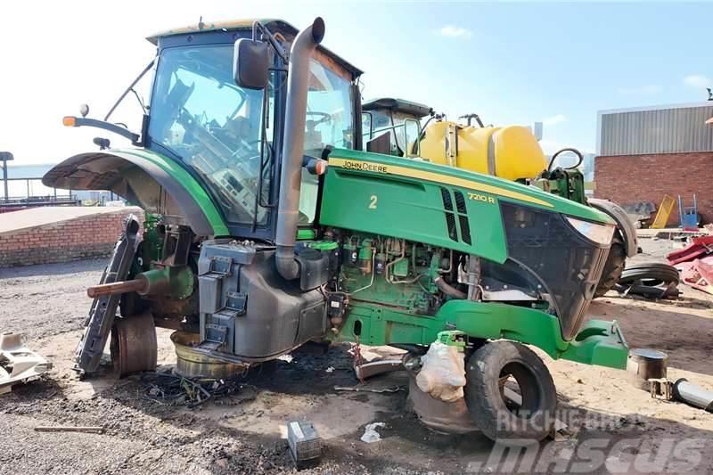 John Deere JD 7210R Tractor Now stripping for spares. Τρακτέρ
