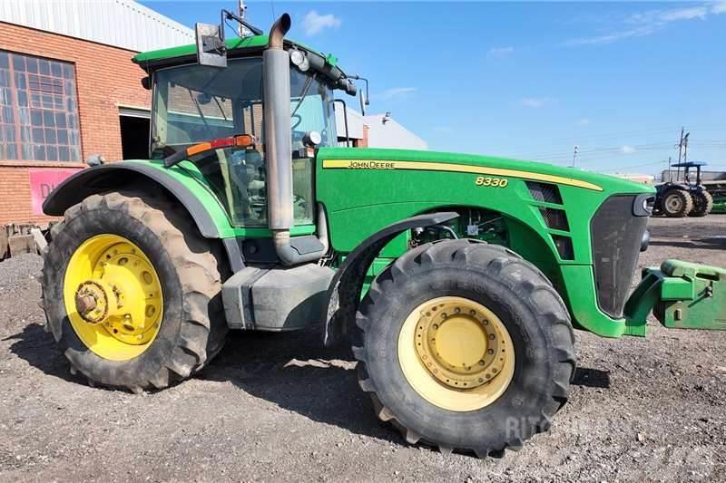 John Deere JD 8330 Tractor Now stripping for spares. Τρακτέρ