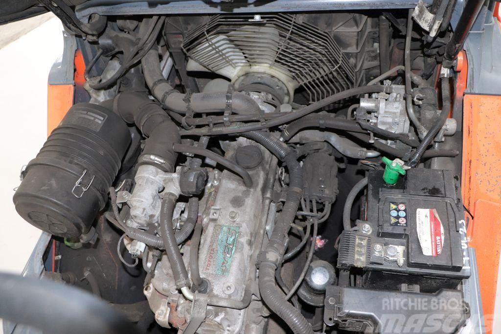 Toyota 02-8FGF30 Περονοφόρα ανυψωτικά κλαρκ με φυσικό αέριο LPG