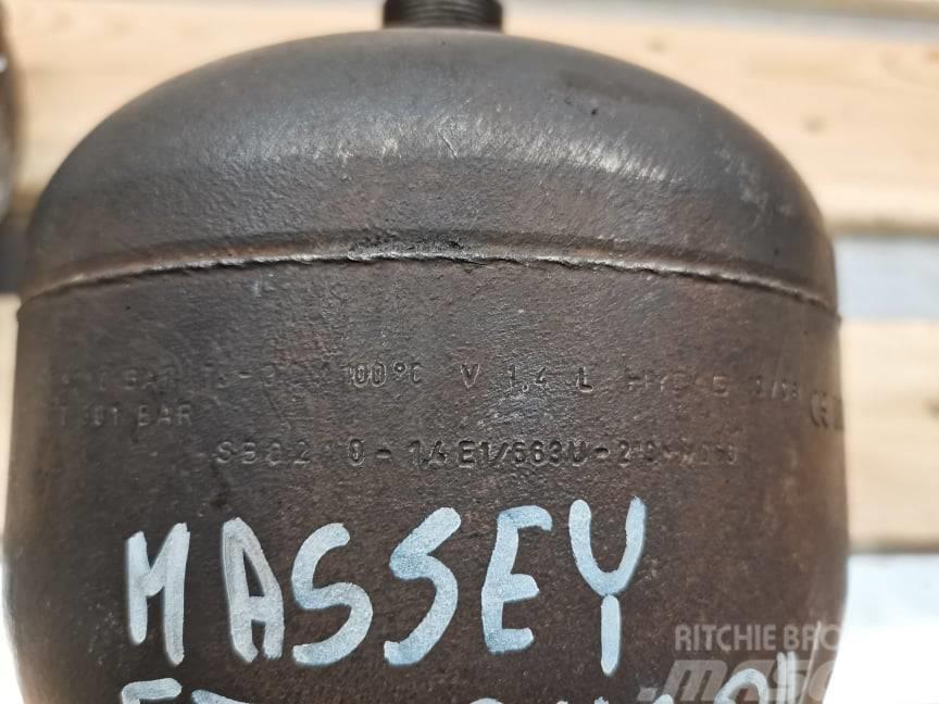 Massey Ferguson 8690 {hydraulic accumulator axle Υδραυλικά