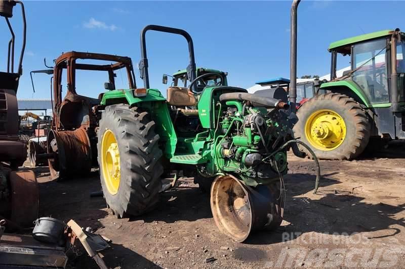 John Deere JD 5215 Tractor Now stripping for spares. Τρακτέρ