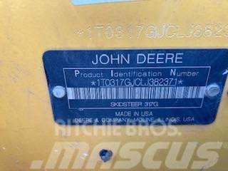 John Deere 317G Φορτωτάκια