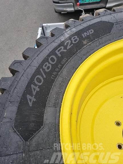John Deere Hjul par: Michelin Crossgrip 440/80R28 Fakspro Gul Ελαστικά και ζάντες