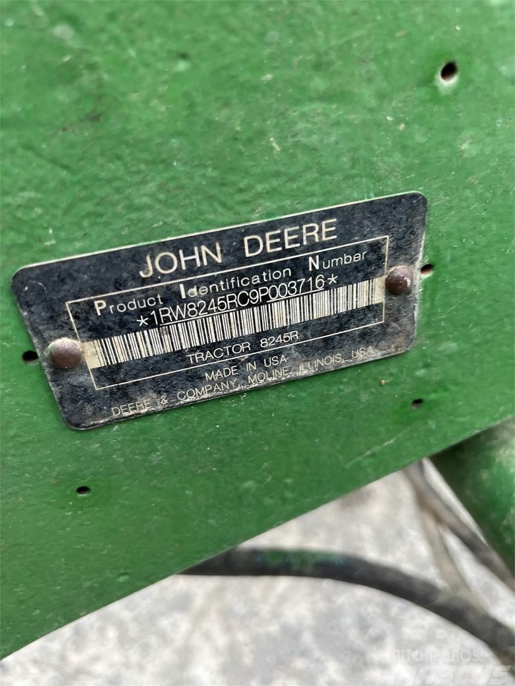 John Deere 8245R Τρακτέρ