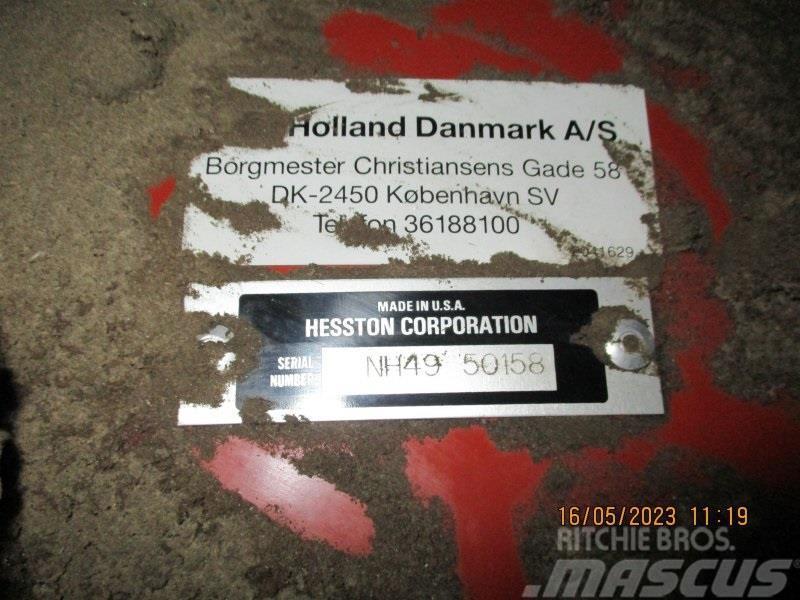 New Holland 4990 Dæk skiftet Πρέσες τετράγωνων δεμάτων