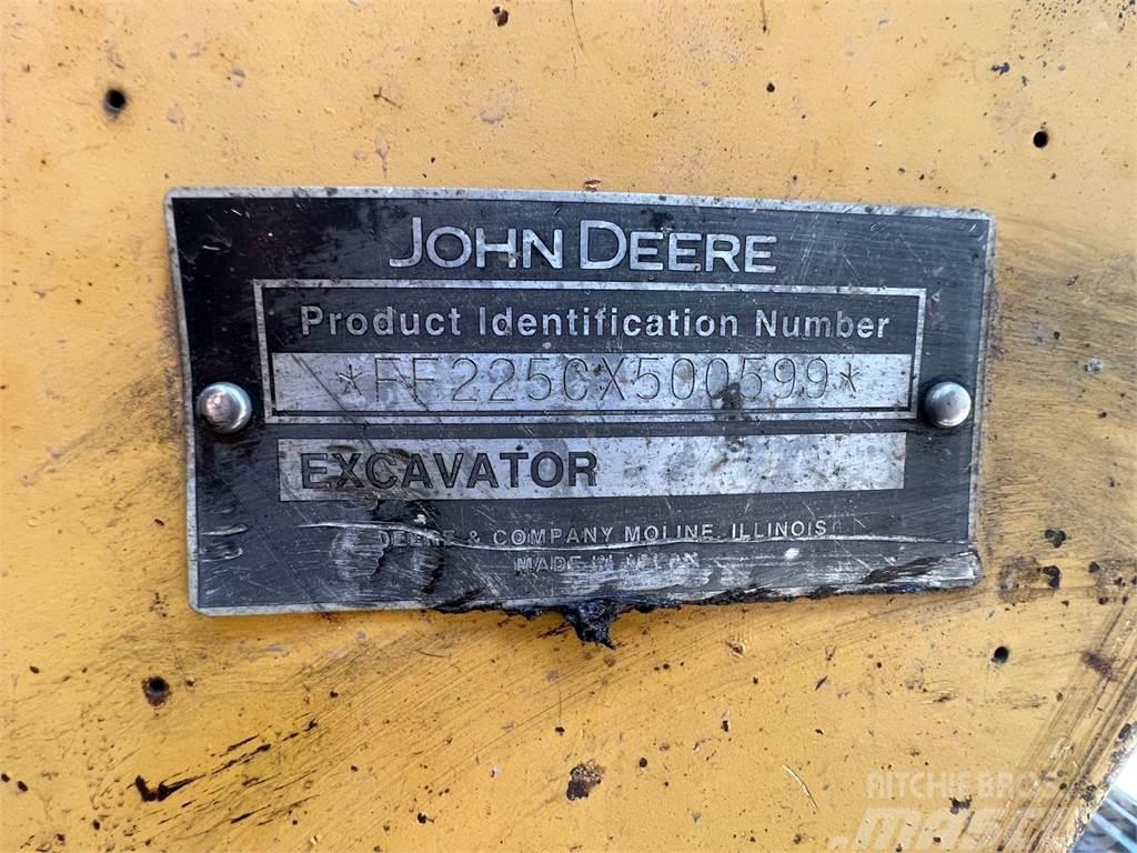 John Deere 225C LC Εκσκαφείς με ερπύστριες