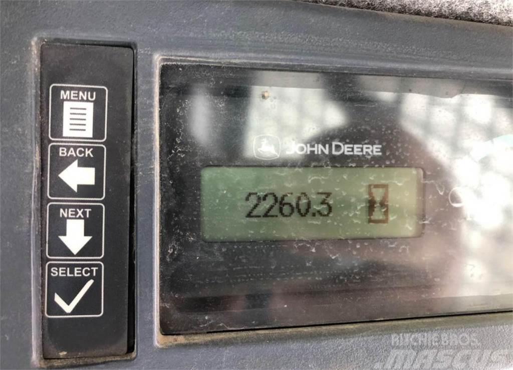 John Deere 323D Φορτωτάκια