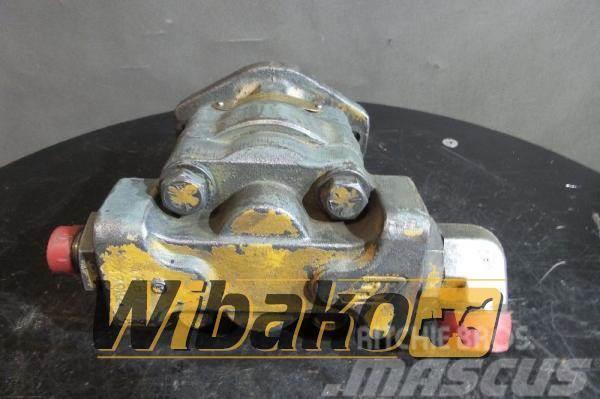 Commercial Gear pump Commercial 223249111645006 5/08598 Υδραυλικά