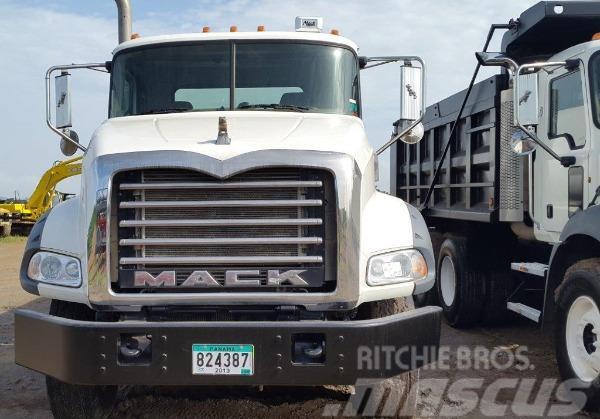 Mack water truck GU813E Βυτιοφόρα φορτηγά
