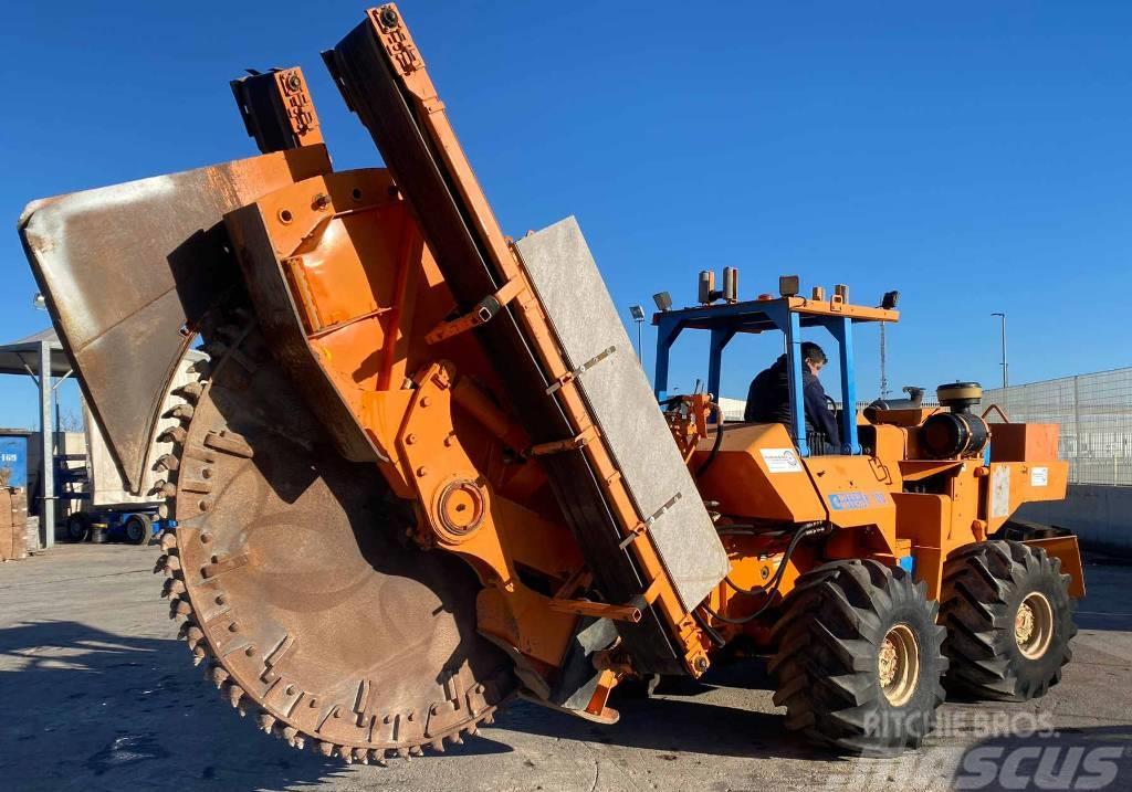 Ditch Witch R100 Εκσκαφέας χανδάκων