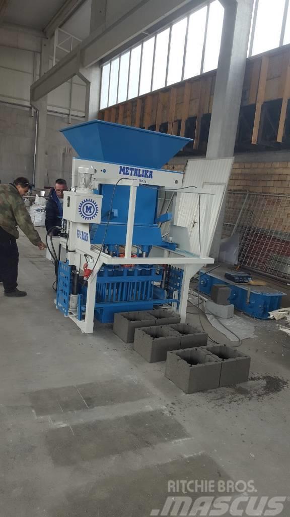 Metalika Concrete block making machine Μηχανές πετρών σκυροδέματος