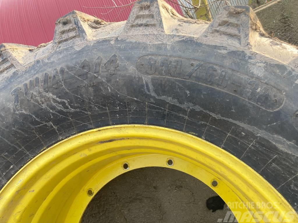 John Deere wide rims + trelleborg tyres Ελαστικά και ζάντες