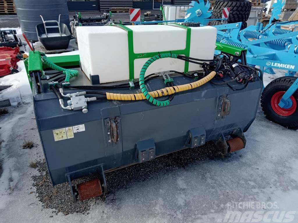 Sami K 2000 kauhaharja vesityksellä Άλλα μηχανήματα για το δρόμο και το χιόνι