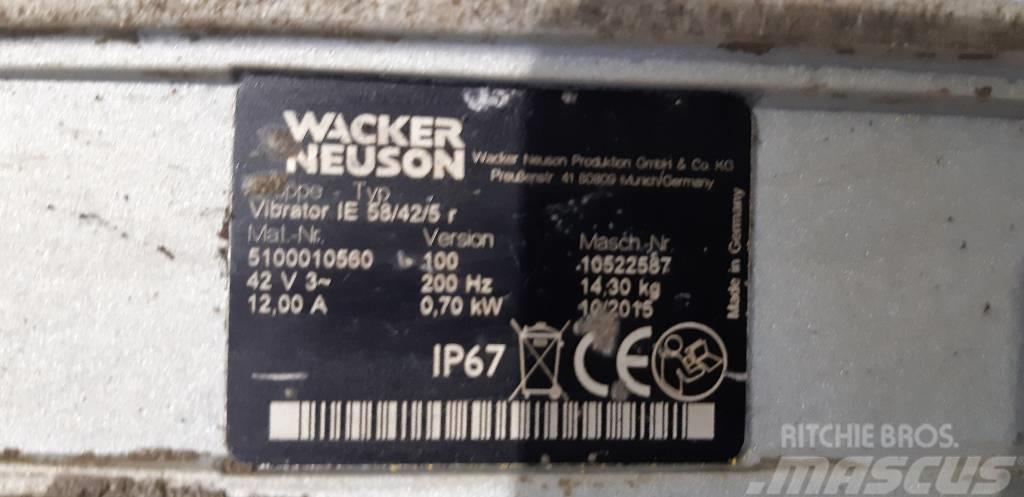 Wacker Neuson IE58/42 Καλούπωμα