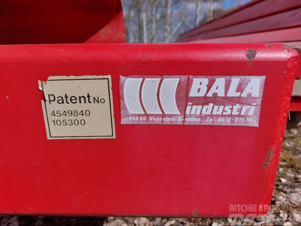 Bala Paalinkeräysvaunu Λοιπός εξοπλισμός συγκομιδής χορτονομής