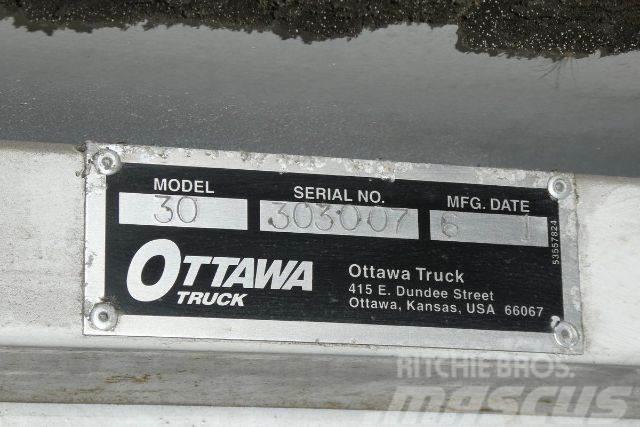 Ottawa 30 Νταλίκες μεταφοράς εμπορευματοκιβωτίων
