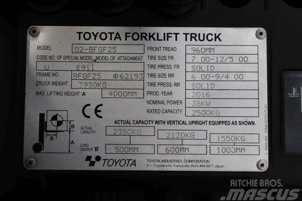 Toyota 02-8FGF25 Περονοφόρα ανυψωτικά κλαρκ με φυσικό αέριο LPG