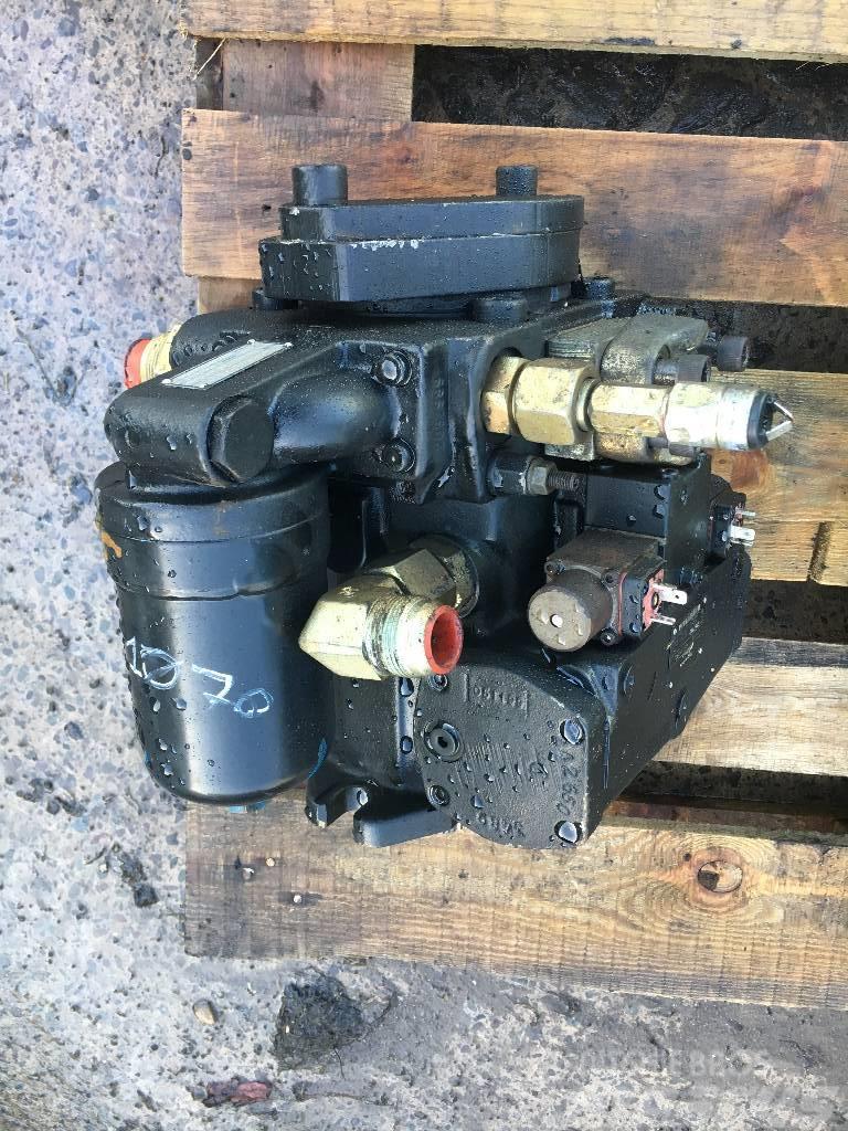 Timberjack 1070 Trans pump F058046 Μετάδοση