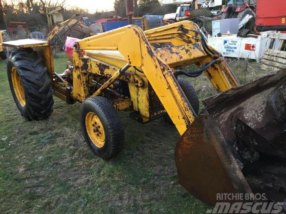Massey Ferguson 135 Loader tractor £1750 Εμπρόσθιοι φορτωτές και σκαπτικά