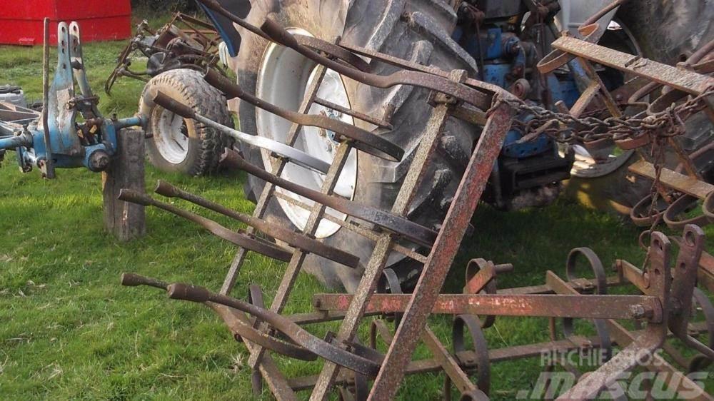 Massey Ferguson folding cultivator £375 Καλλιεργητές - Ρίπερ