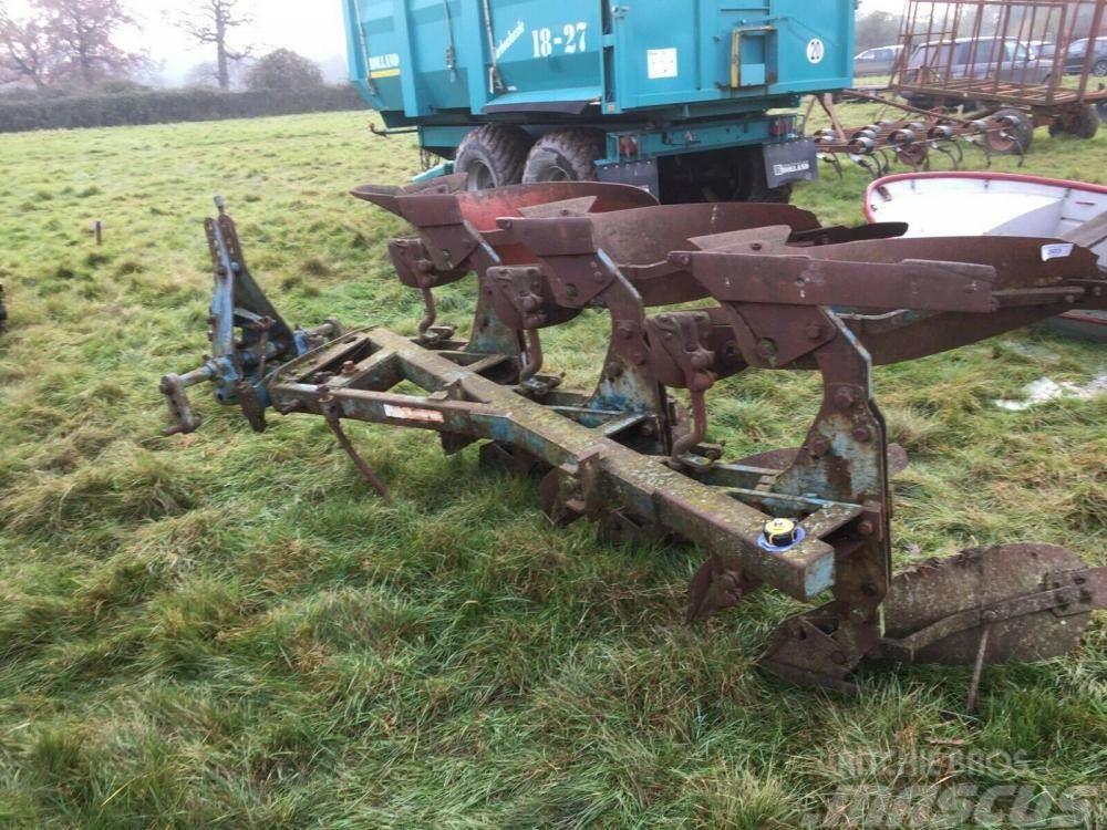 Ransomes 3 Furrow reversible plough £450 plus vat £540 Συμβατικά άροτρα
