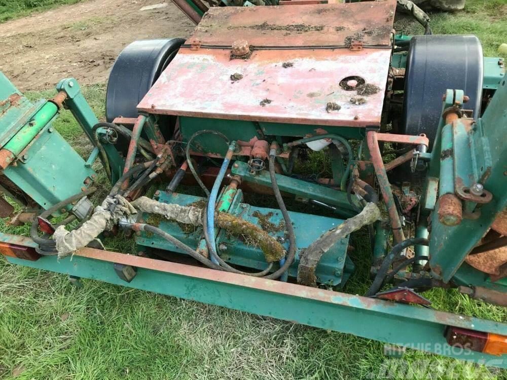 Ransomes gang mower 5 reel - tractor driven - £750 Χορτοκοπτικά με καθιστό χειριστή